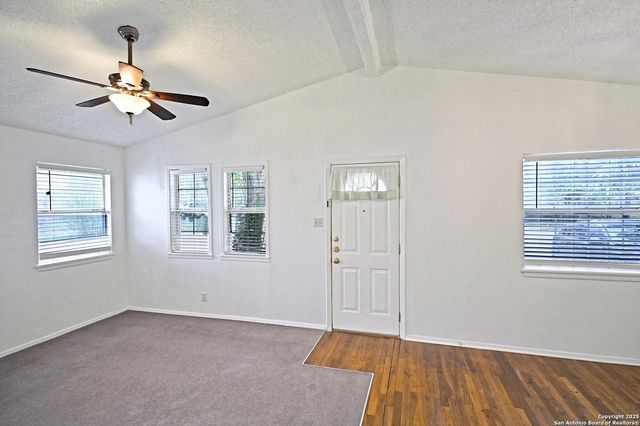 633 S Academy, New Braunfels, TX 78130