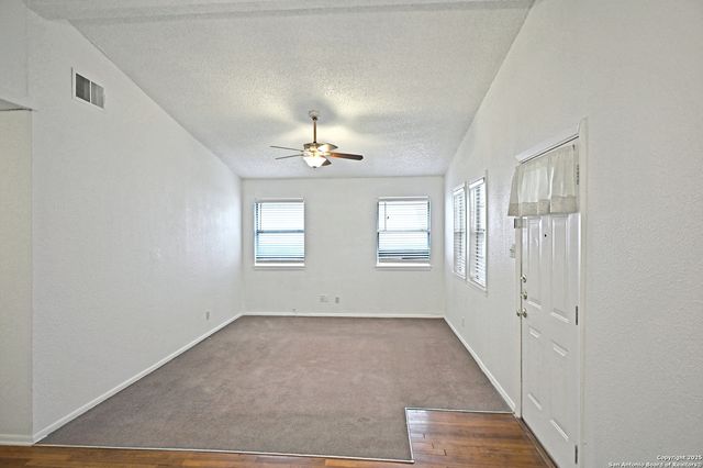 633 S Academy, New Braunfels, TX 78130