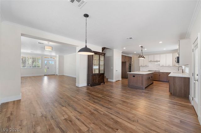 233 Leaf Bud Court, Henderson, NV 89074