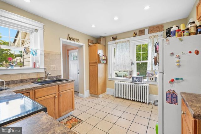 411 E WALNUT ST, Perkasie, PA 18944