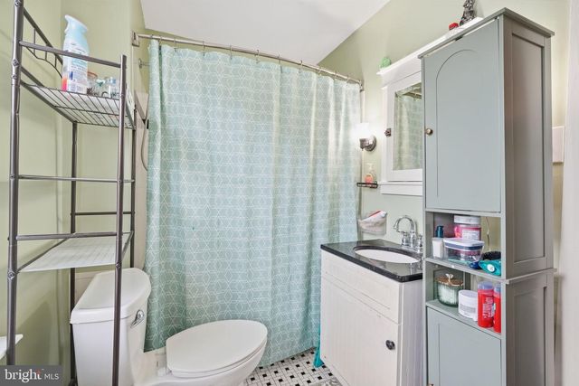 411 E WALNUT ST, Perkasie, PA 18944
