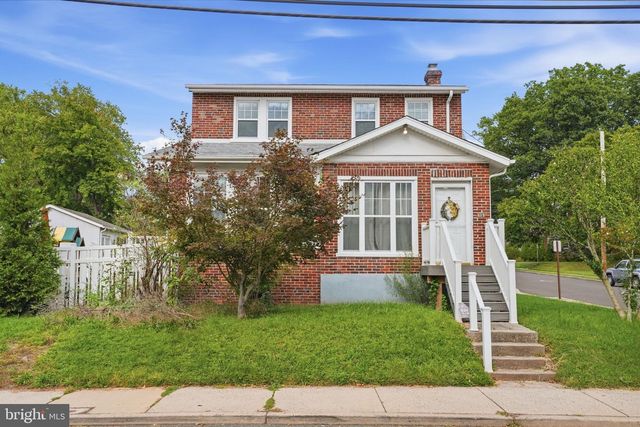 411 E WALNUT ST, Perkasie, PA 18944