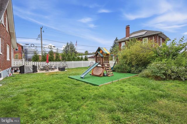 411 E WALNUT ST, Perkasie, PA 18944
