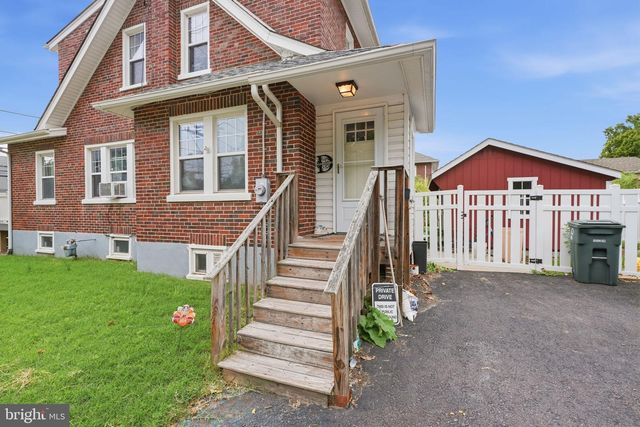 411 E WALNUT ST, Perkasie, PA 18944