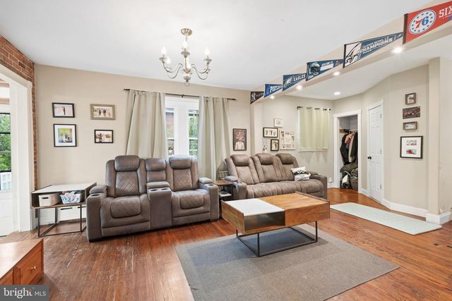 411 E WALNUT ST, Perkasie, PA 18944