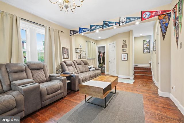 411 E WALNUT ST, Perkasie, PA 18944