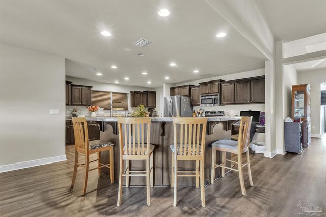 5573 Hannah St, Milton, FL 32570