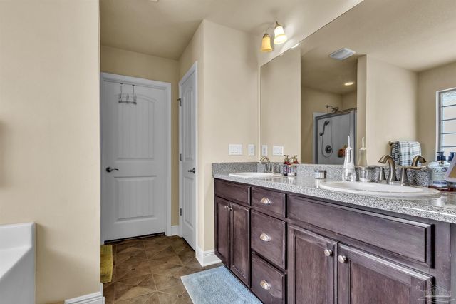 5573 Hannah St, Milton, FL 32570