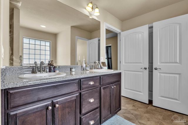 5573 Hannah St, Milton, FL 32570
