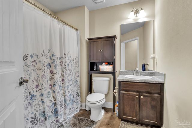 5573 Hannah St, Milton, FL 32570