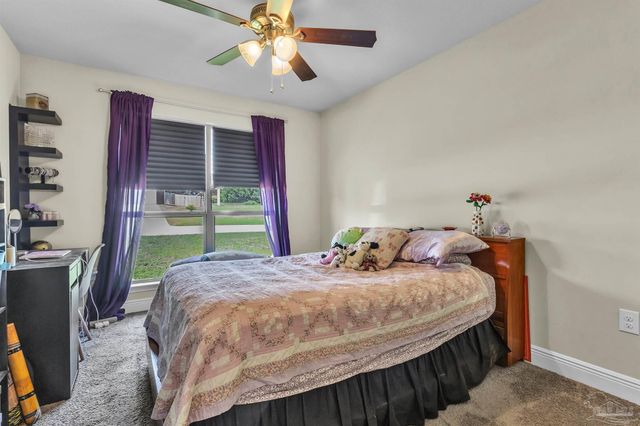 5573 Hannah St, Milton, FL 32570