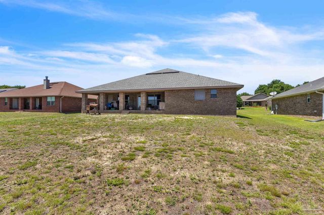5573 Hannah St, Milton, FL 32570