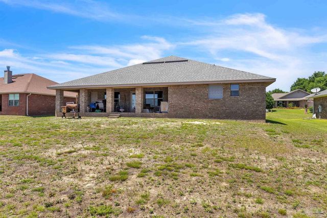 5573 Hannah St, Milton, FL 32570