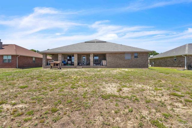 5573 Hannah St, Milton, FL 32570