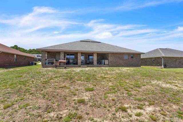 5573 Hannah St, Milton, FL 32570