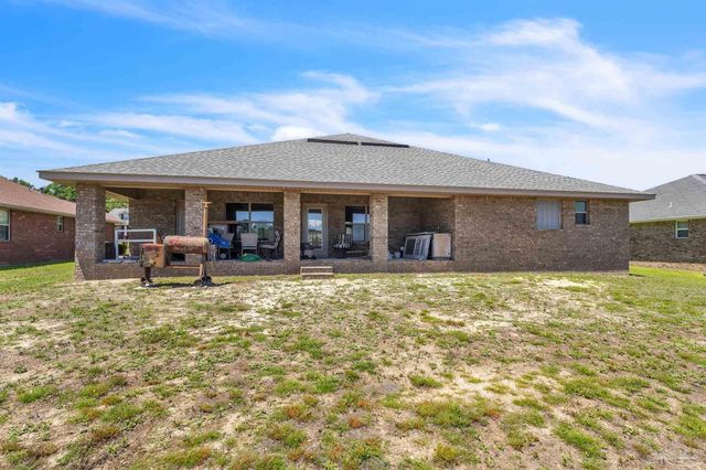 5573 Hannah St, Milton, FL 32570