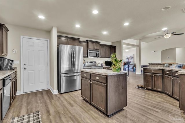 5573 Hannah St, Milton, FL 32570