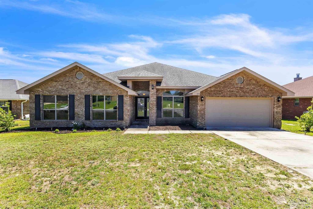 5573 Hannah St, Milton, FL 32570