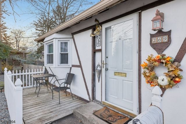 269 Paterson Ave, Midland Park Boro, NJ 07432