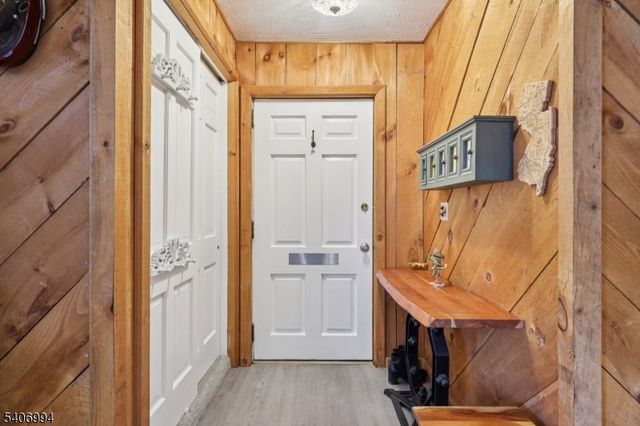 269 Paterson Ave, Midland Park Boro, NJ 07432