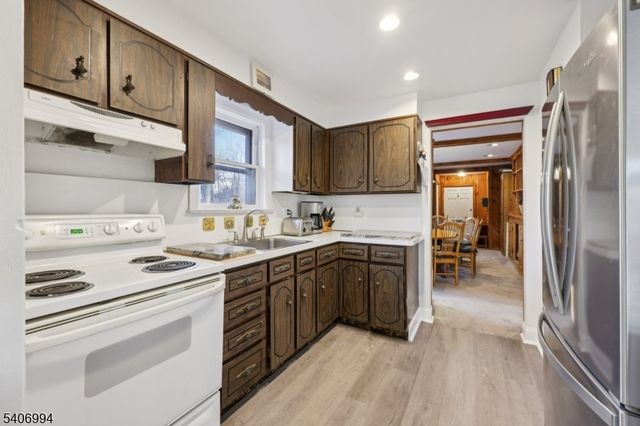 269 Paterson Ave, Midland Park Boro, NJ 07432