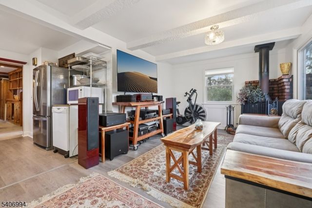 269 Paterson Ave, Midland Park Boro, NJ 07432