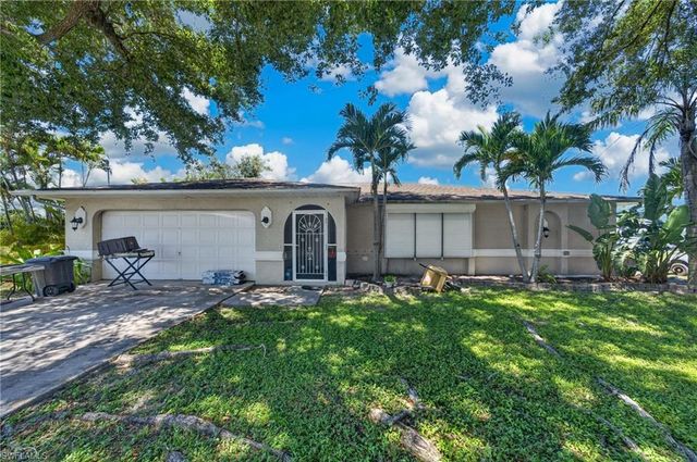 202 SE 20th CT, Cape Coral, FL 33990