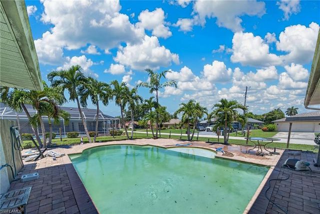 202 SE 20th CT, Cape Coral, FL 33990