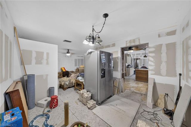 202 SE 20th CT, Cape Coral, FL 33990