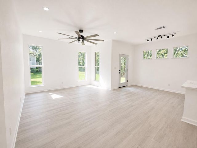 1010 Linden Street, La Marque, TX 77568