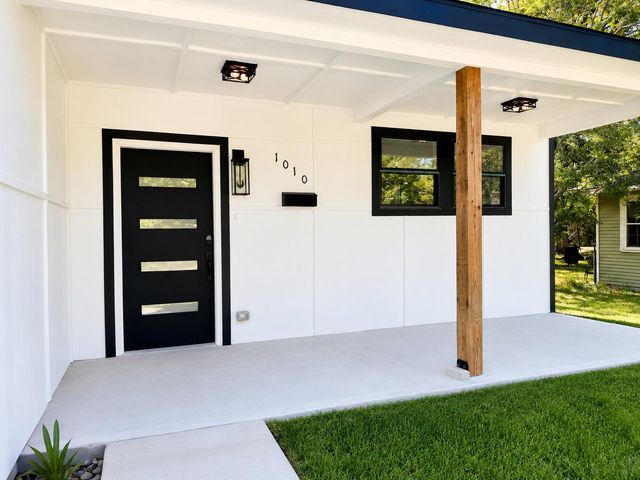 1010 Linden Street, La Marque, TX 77568