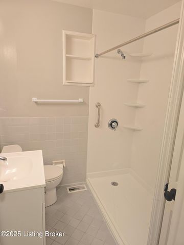 8802 Malvern Hill Rd, Louisville, KY 40242