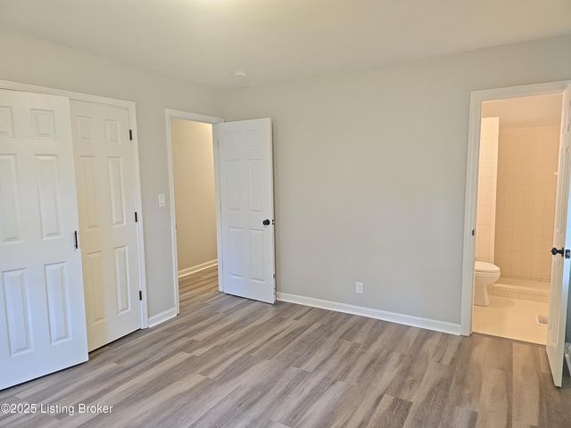 8802 Malvern Hill Rd, Louisville, KY 40242