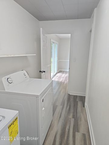 8802 Malvern Hill Rd, Louisville, KY 40242