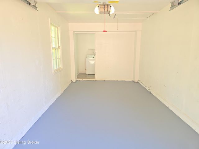 8802 Malvern Hill Rd, Louisville, KY 40242