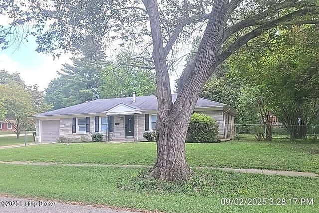 8802 Malvern Hill Rd, Louisville, KY 40242