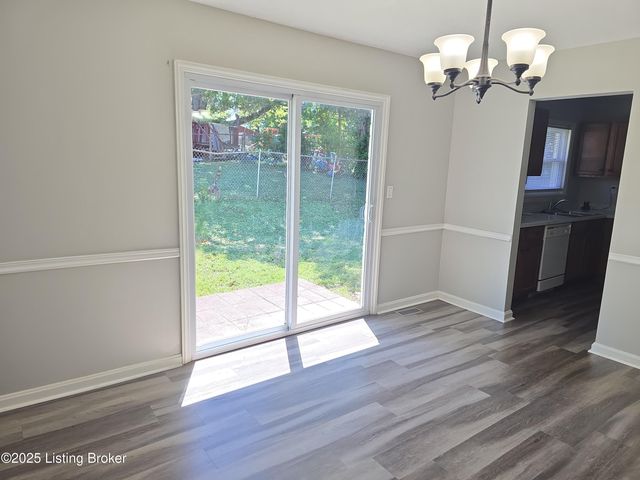 8802 Malvern Hill Rd, Louisville, KY 40242