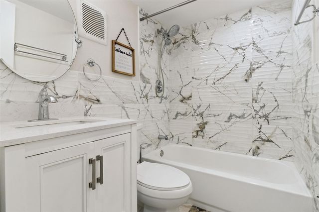 5820 N CHURCH AVENUE 340, Tampa, FL 33614