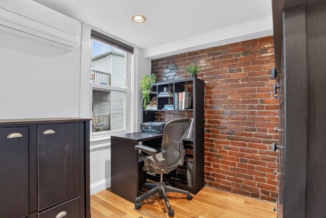 182 Marion St 2, Boston, MA 02128