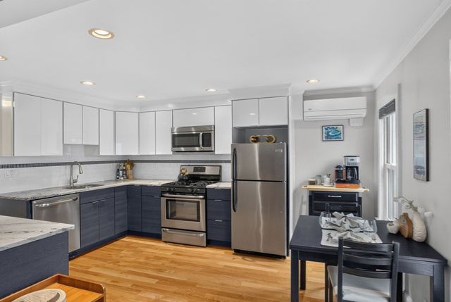 182 Marion St 2, Boston, MA 02128