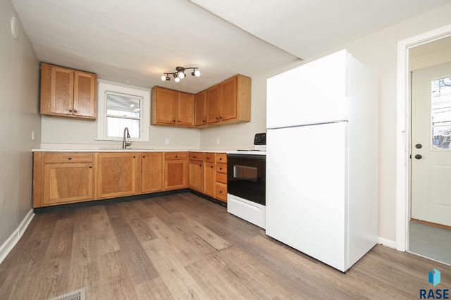 1914 S Duluth Ave Avenue, Sioux Falls, SD 57105