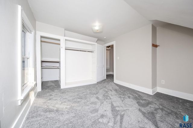 1914 S Duluth Ave Avenue, Sioux Falls, SD 57105
