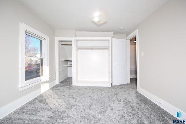 1914 S Duluth Ave Avenue, Sioux Falls, SD 57105