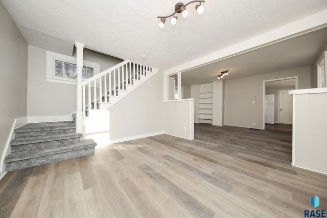 1914 S Duluth Ave Avenue, Sioux Falls, SD 57105