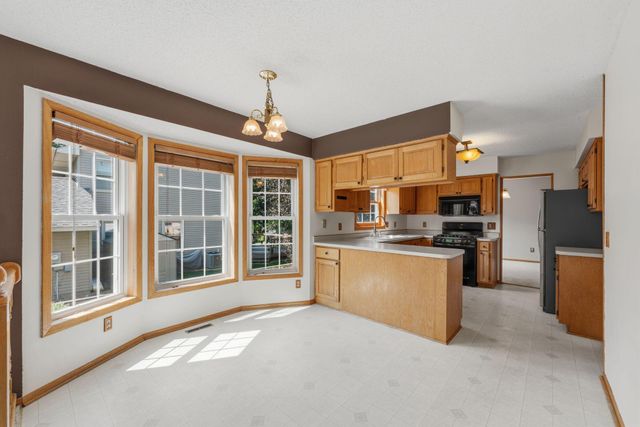 8020 Hidden Court, Chanhassen, MN 55317