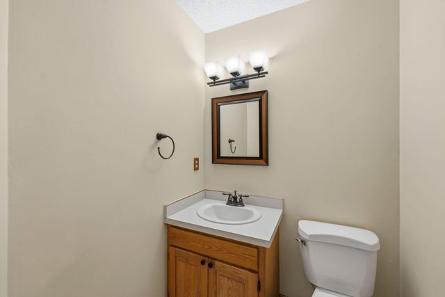 8020 Hidden Court, Chanhassen, MN 55317