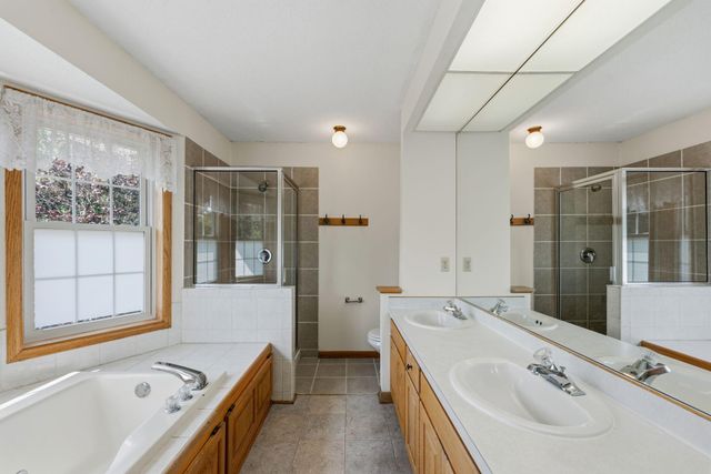 8020 Hidden Court, Chanhassen, MN 55317