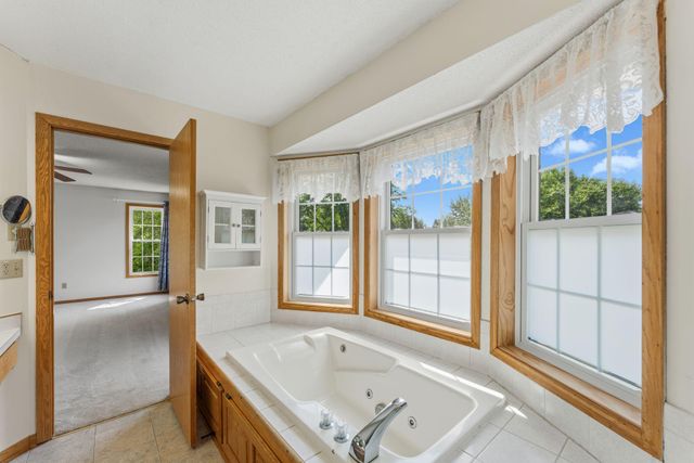8020 Hidden Court, Chanhassen, MN 55317