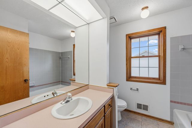 8020 Hidden Court, Chanhassen, MN 55317