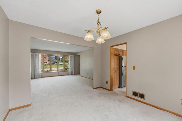8020 Hidden Court, Chanhassen, MN 55317
